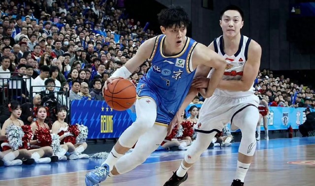 合砍65+19，广东双外援大爆发！杜锋有喜有忧，单靠外援走不远|广东队|北控|萨林杰|萨姆纳|广东男篮_新浪体育_新浪新闻